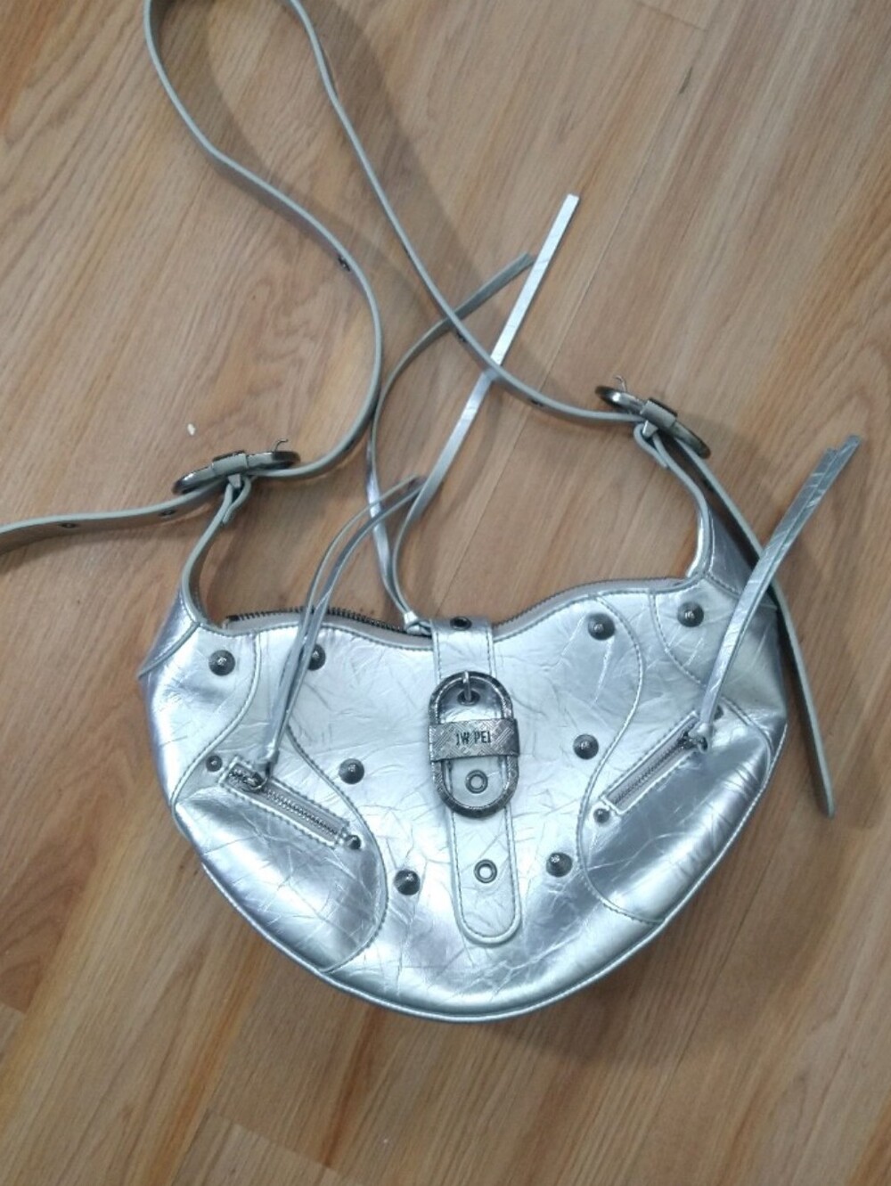 Tessa Metallic Pleating Shoulder Bag - Silver